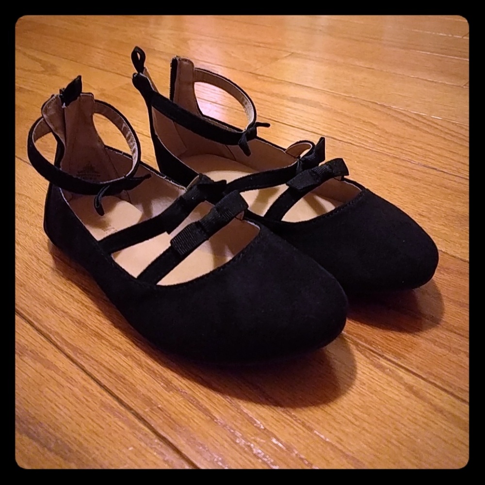 *BRAND NEW!!* Adorable girls shoes!